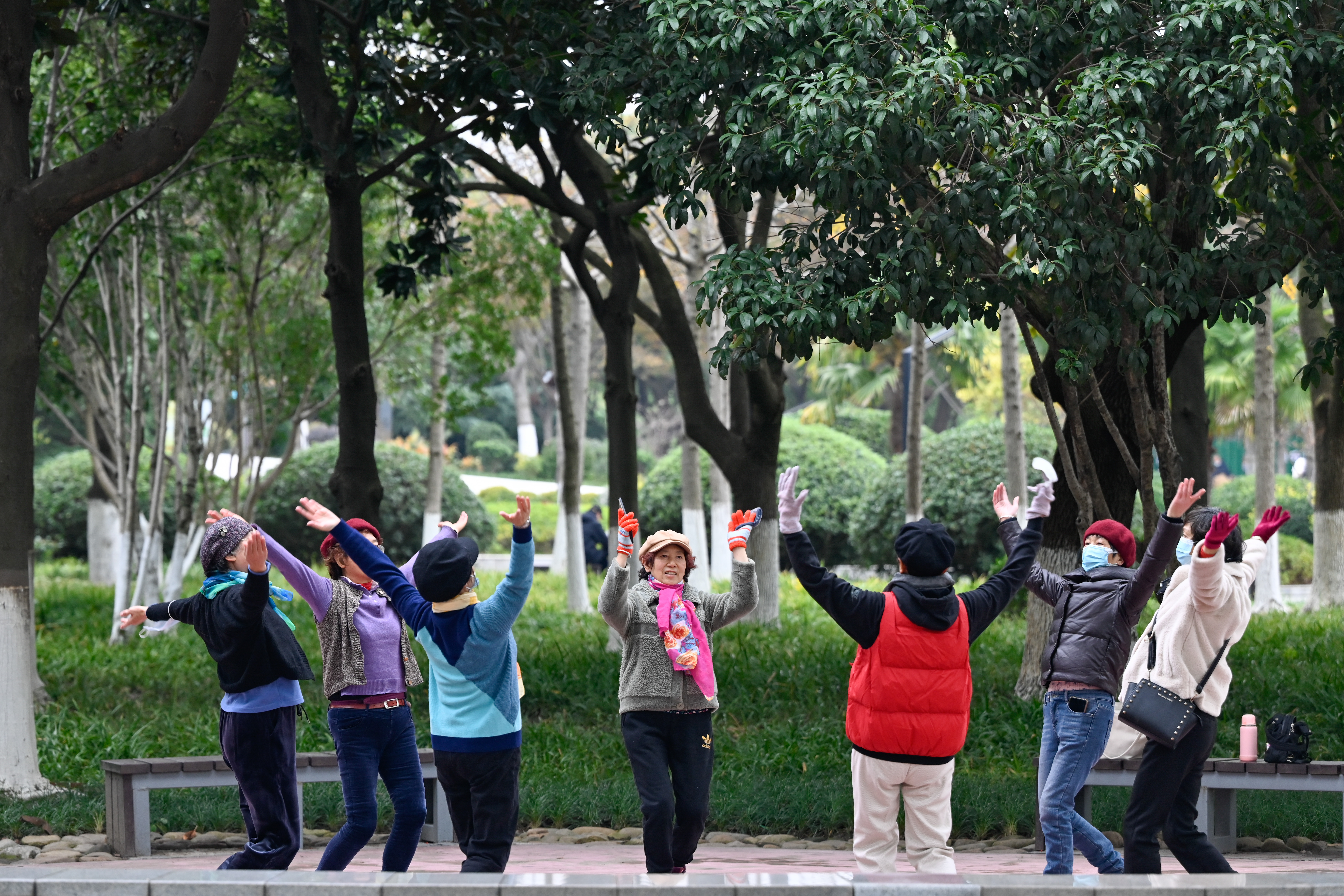 樓下公園翩翩起舞