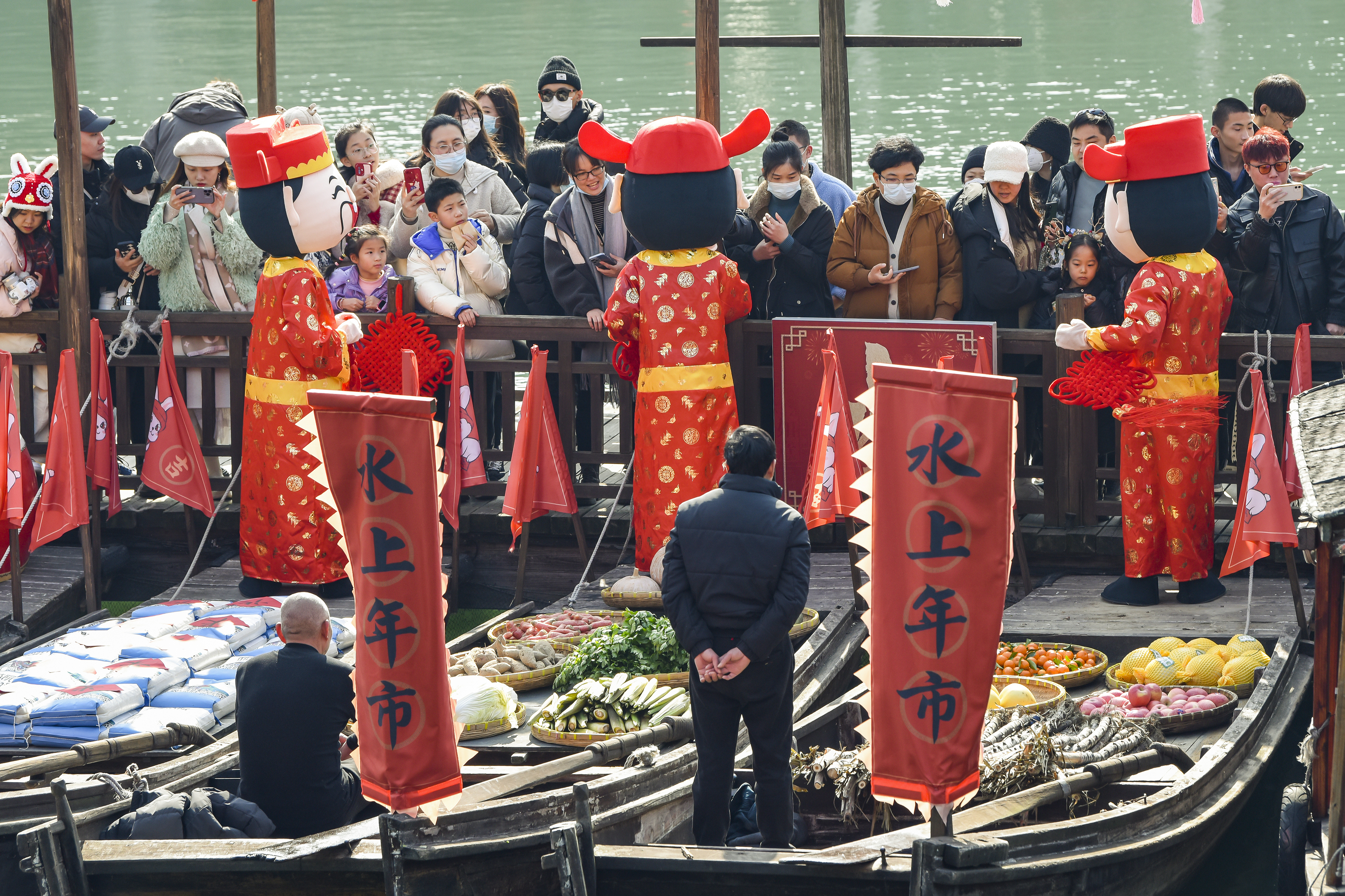 水上集市年味濃