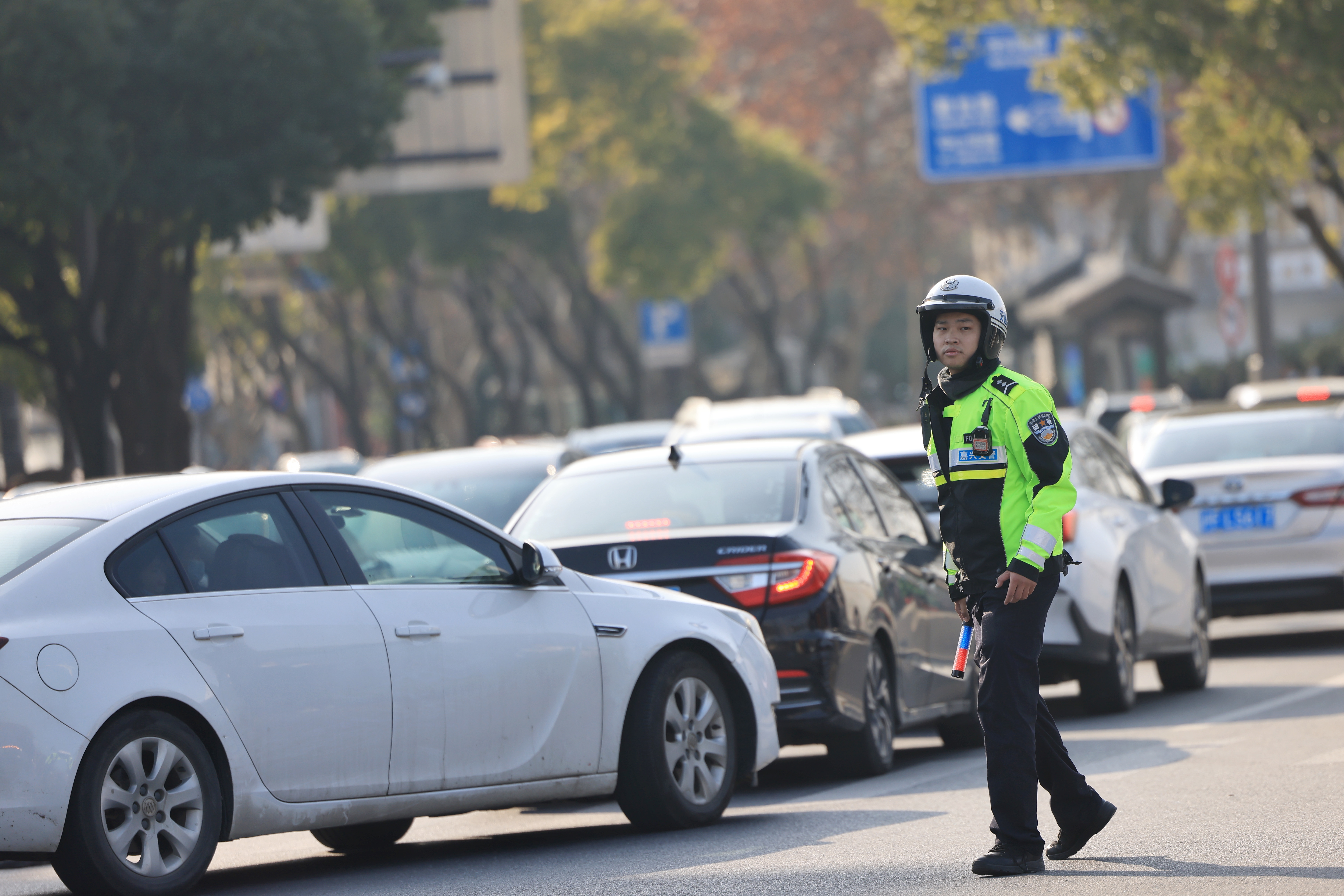 【新春走基層 嘉禾滿眼春】月河很鬧猛 交警很繁忙