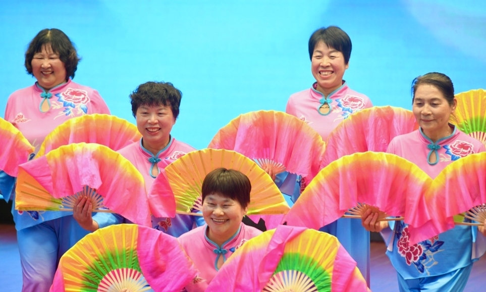 村舞火熱 舞出鄉(xiāng)村新風(fēng)貌
