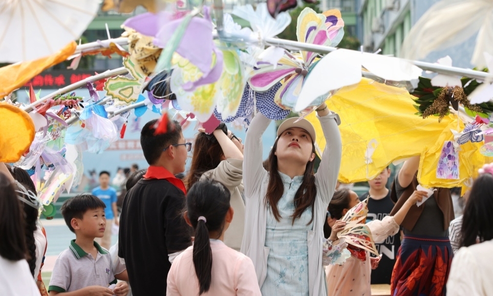 
            玩轉(zhuǎn)校園藝術(shù)節(jié)