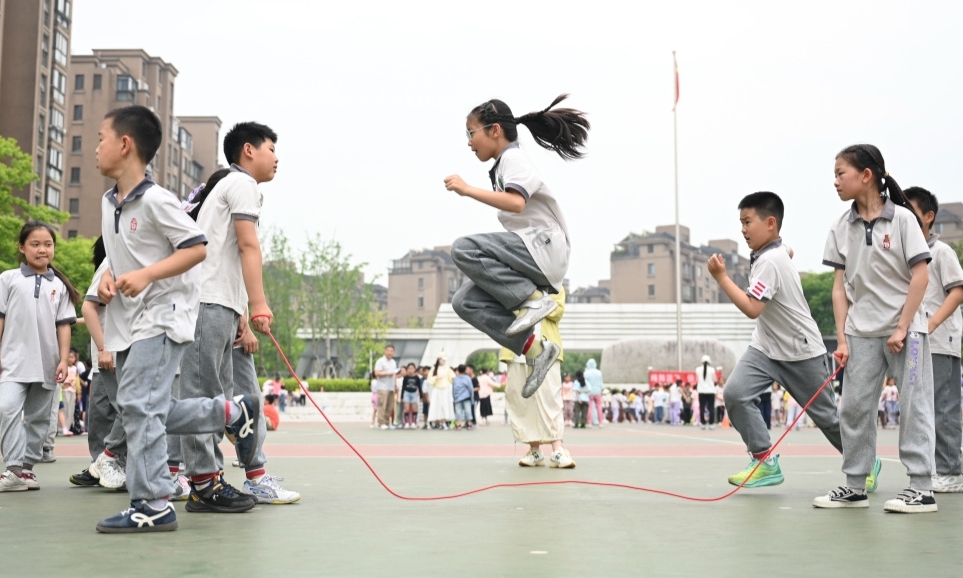 校園體育節(jié) 點燃運動熱情