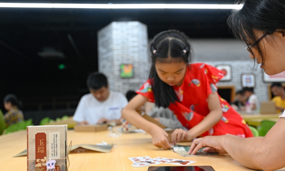 穿越五千年，巧手制作玉琮折紙書燈