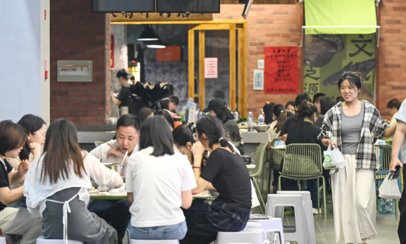 開進菜市場的火鍋店“火”了！