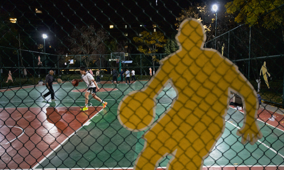 
                冬夜球場 “籃”不住的熱情