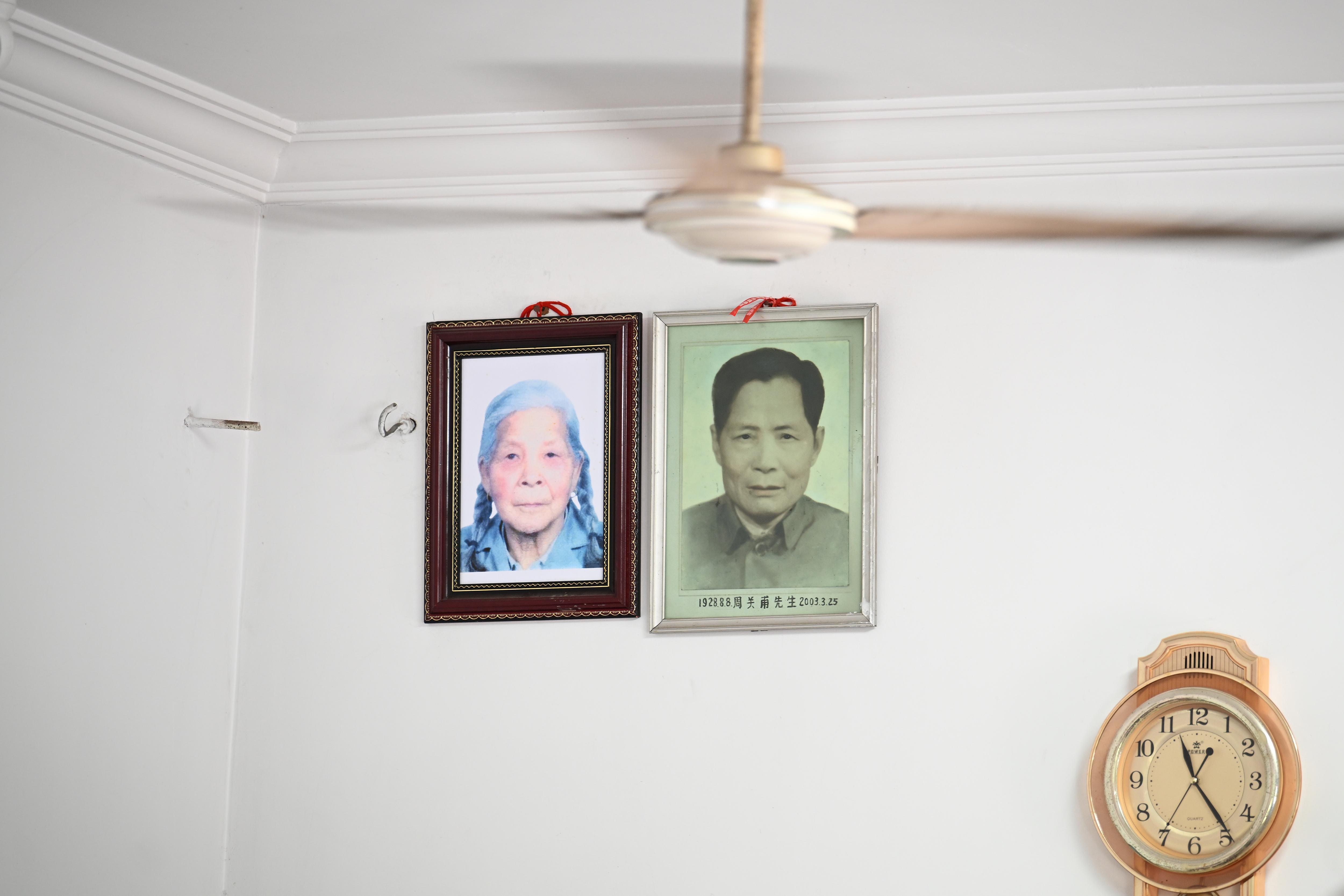 3.王贲江的亲生父母均已过世。.jpg