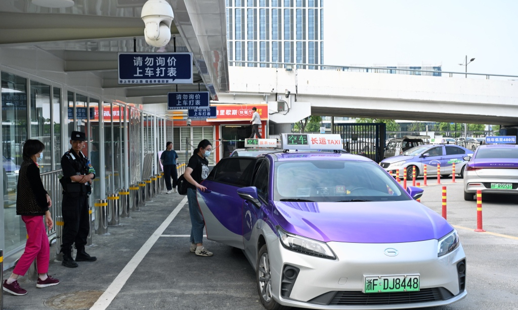 
                嘉兴南站出租车临时停车场改造项目基本完工 候车出行体验再提升