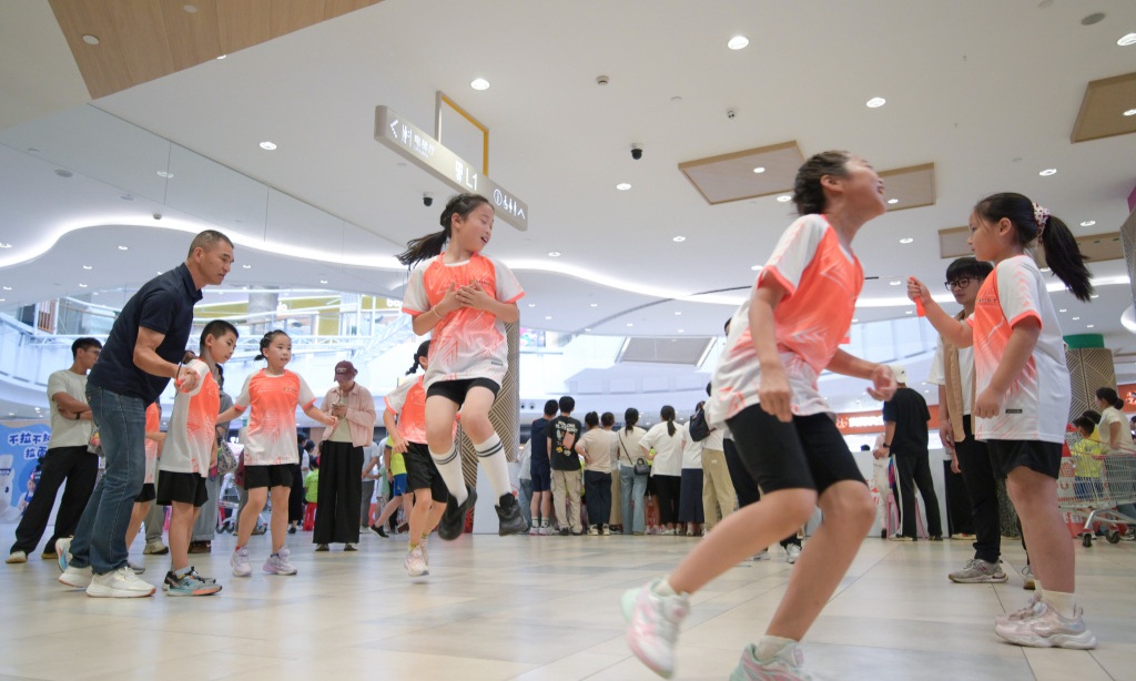 
                跃动少年 “绳”彩飞扬